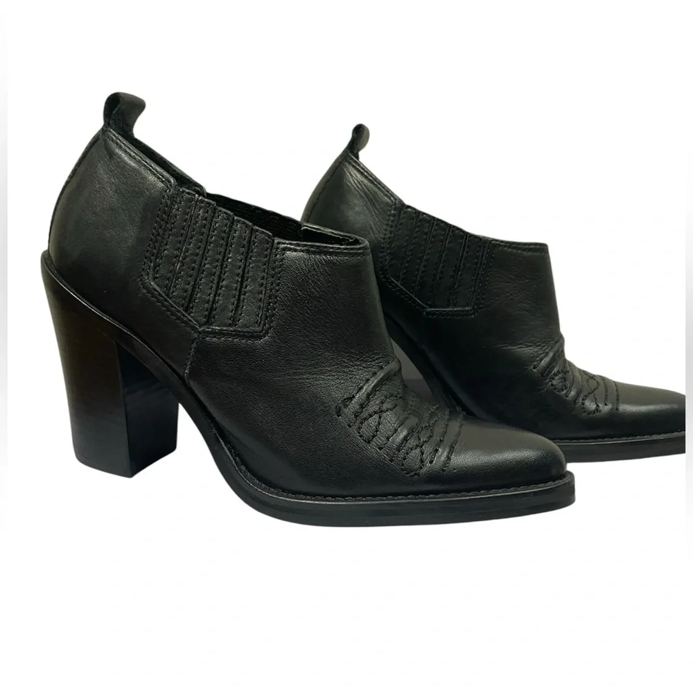 Zodiac Western Heeled Ankle Booties 6 Black Chelsea Slip-On Pointed Chunky 90s